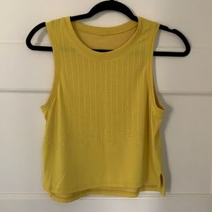 Lululemon train to be tank top